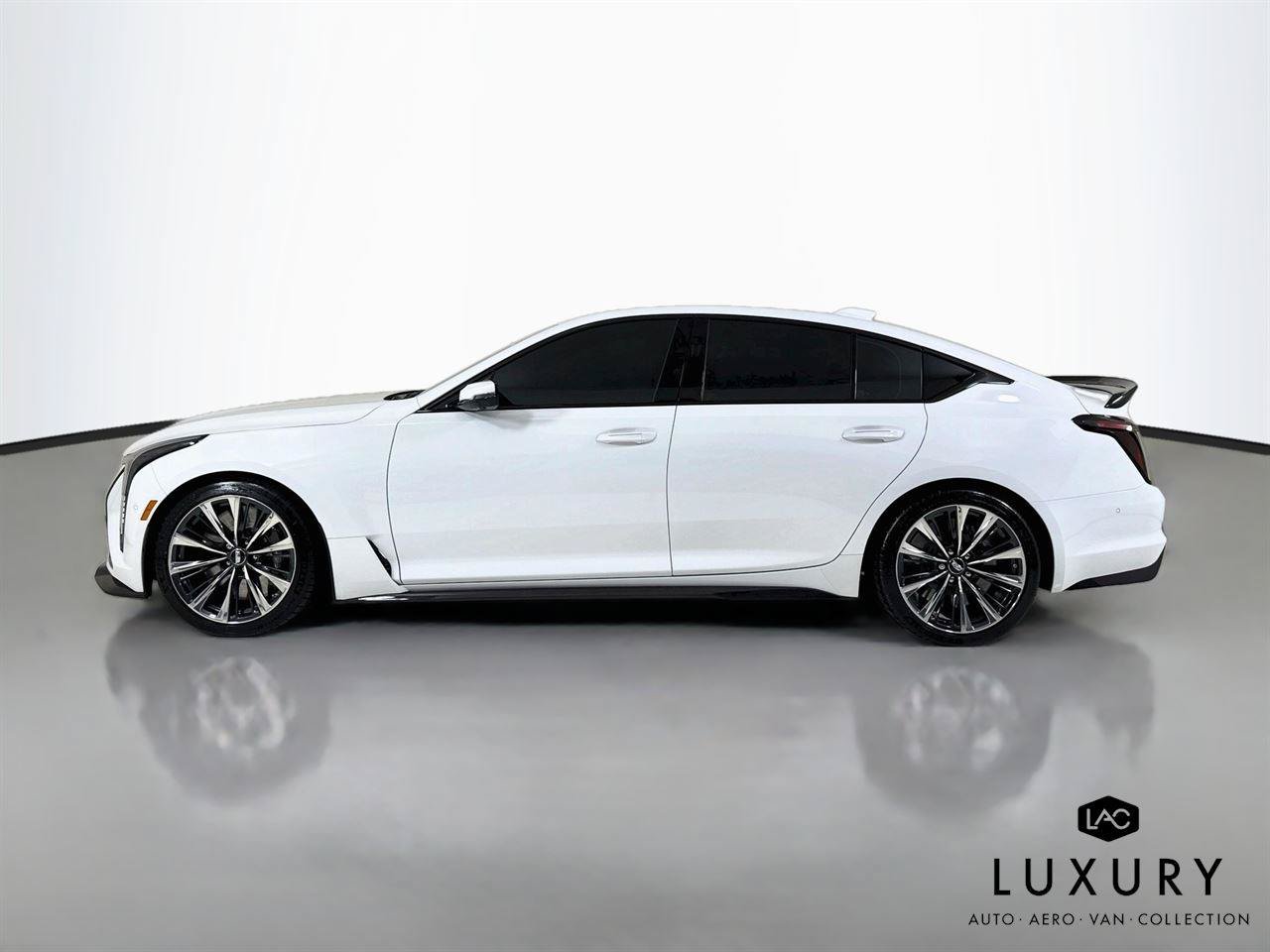 Used 2025 Cadillac CT5 V Blackwing w/ Carbon Fiber 2 Package RWD image 9