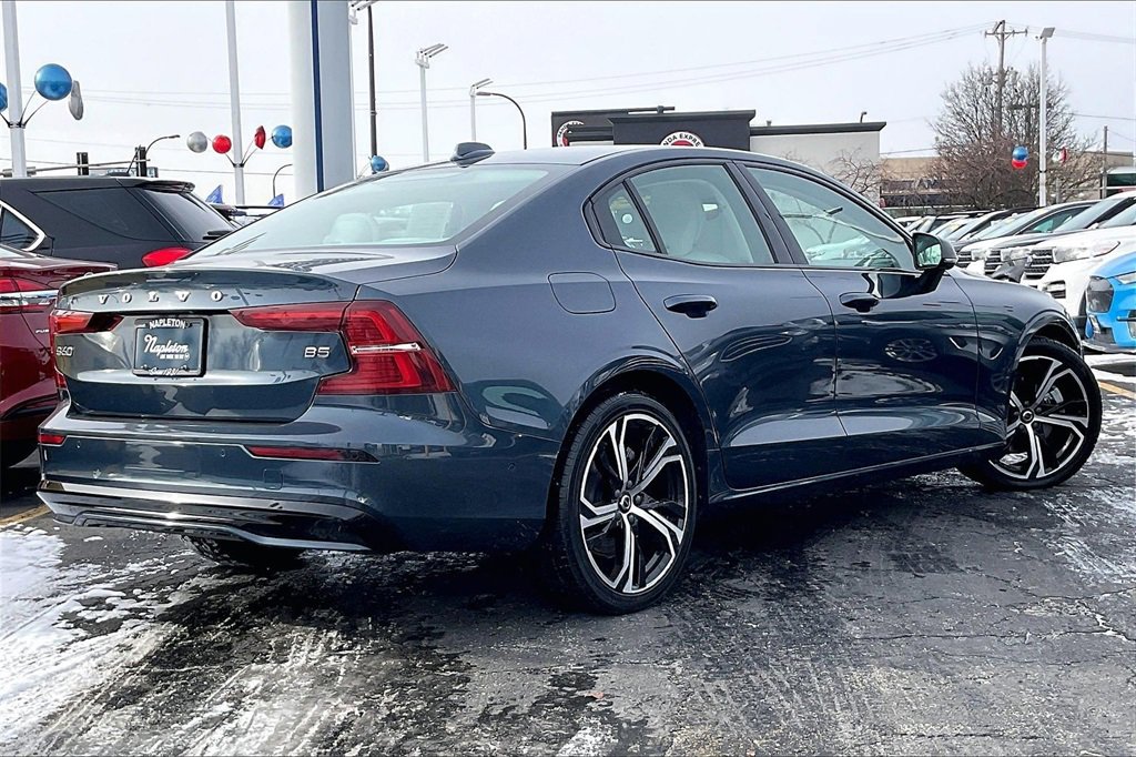 Used 2024 Volvo S60 B5 Plus image 11