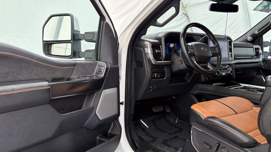 Used 2023 Ford F350 Platinum w/ FX4 Off-Road Package AWD/4WD image 32