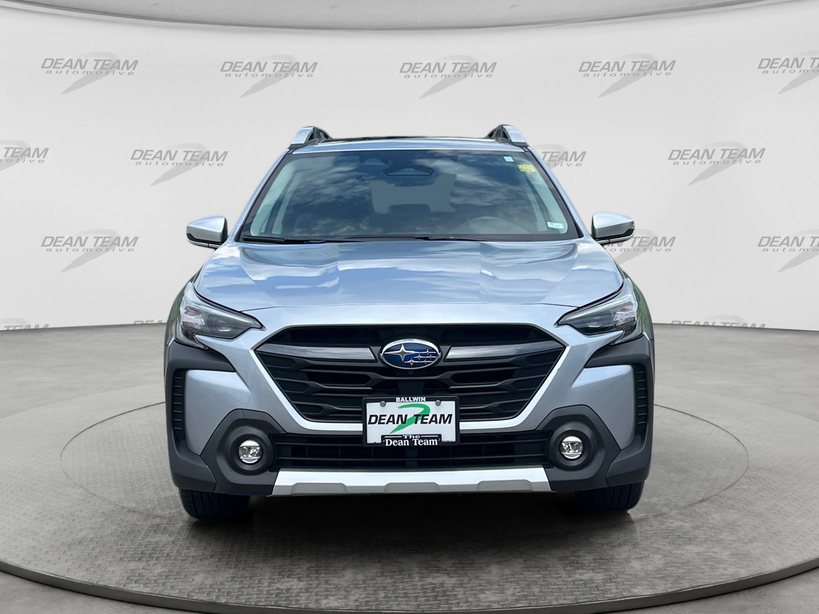 Used 2024 Subaru Outback Touring XT AWD/4WD image 2