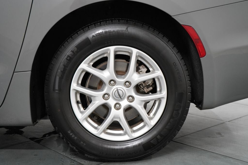 Used 2023 Chrysler Pacifica Touring-L FWD image 30