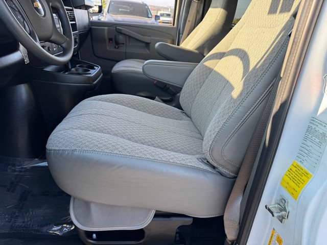 Used 2025 Chevrolet Express 3500 LT w/ LT Preferred Equipment Group RWD image 13
