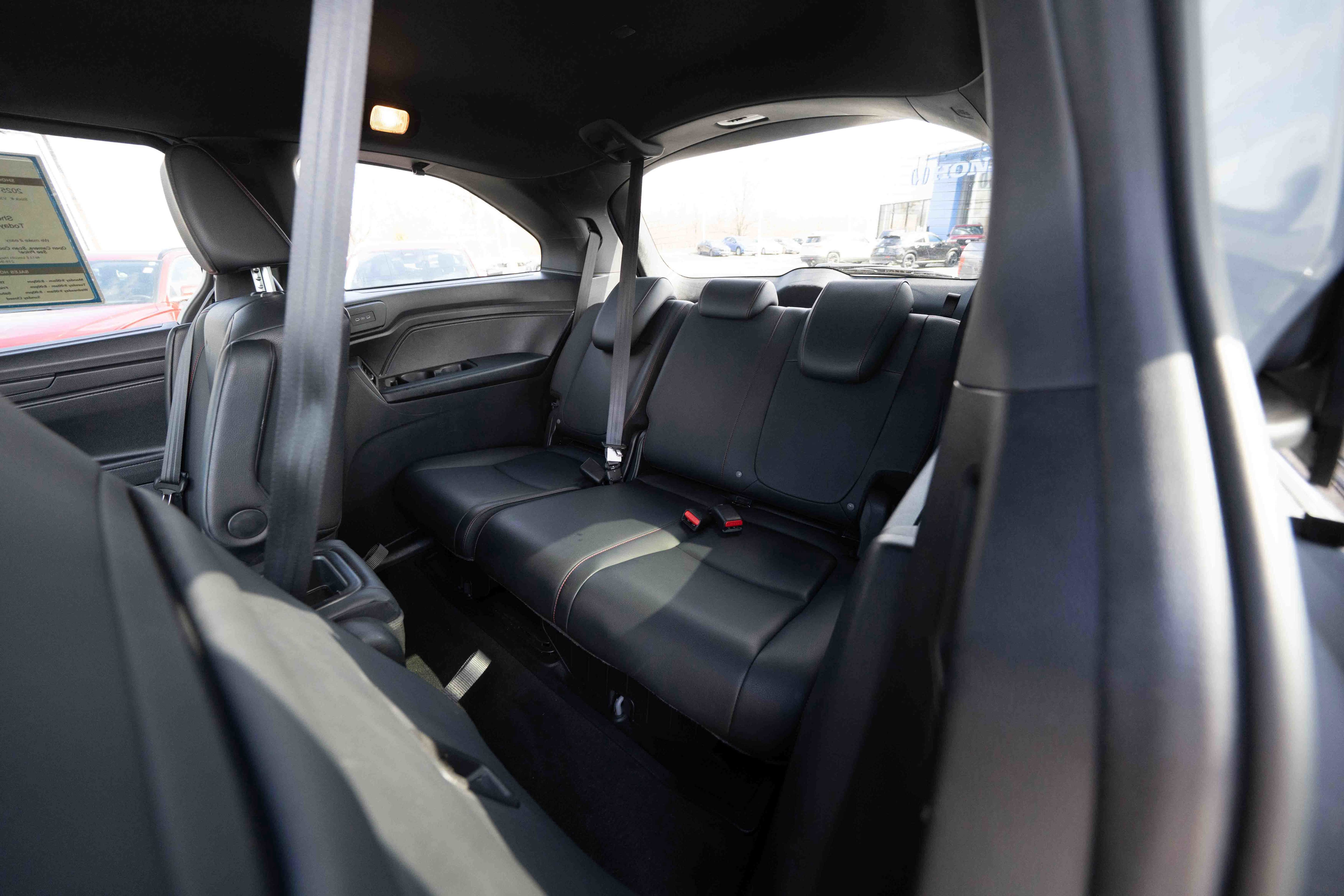 Used 2025 Honda Odyssey Sport-L image 24