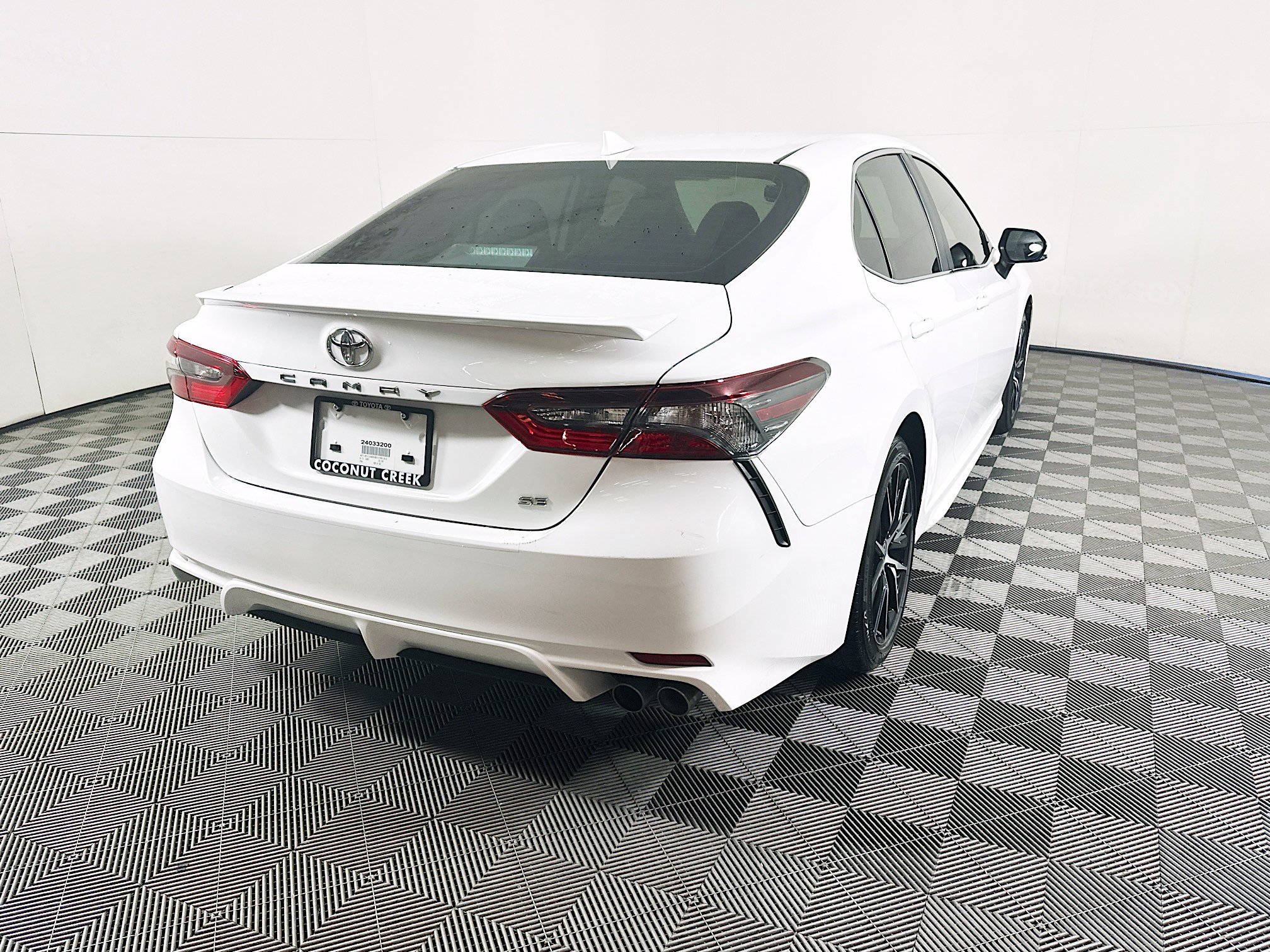 Certified 2024 Toyota Camry SE w/ Cold Weather Package FWD image 3