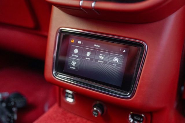 Used 2022 Bentley Bentayga image 62