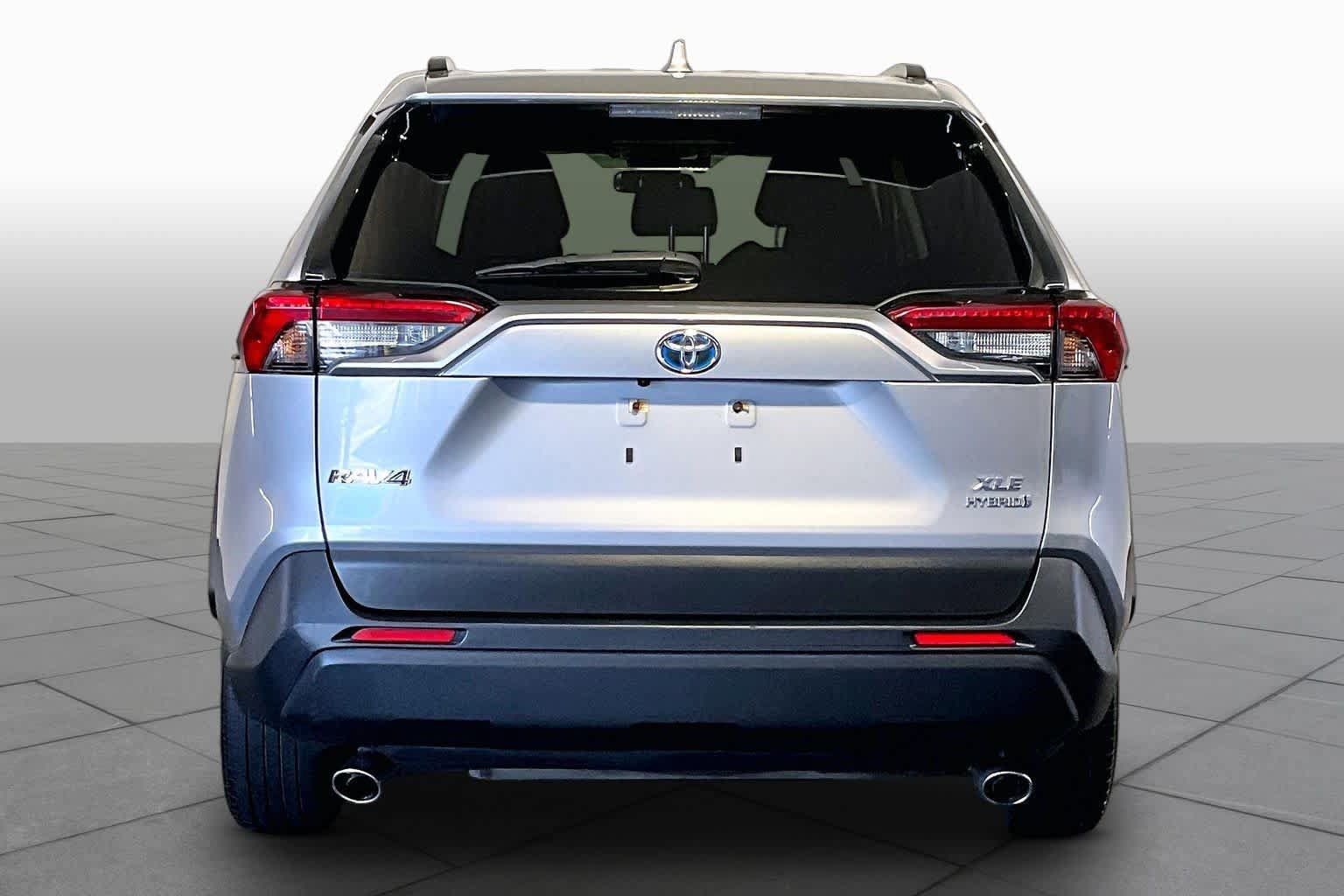 Used 2023 Toyota RAV4 XLE w/ Convenience Package AWD/4WD image 5