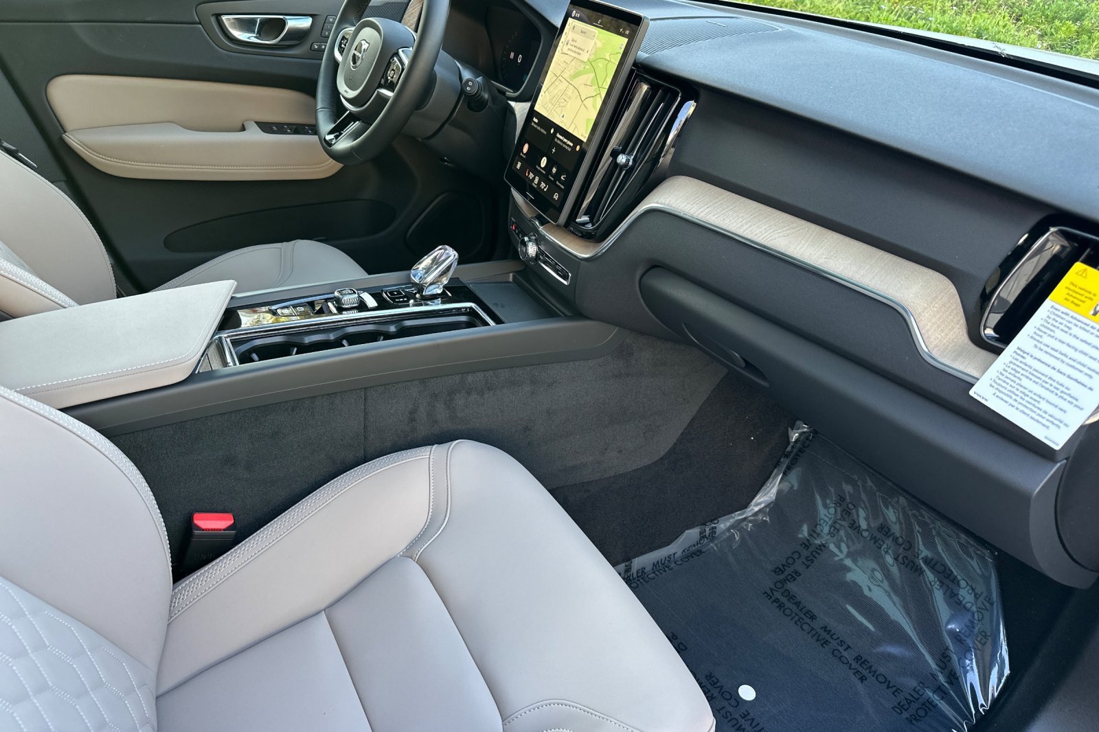 New 2026 Volvo XC60 B5 Plus AWD/4WD image 12