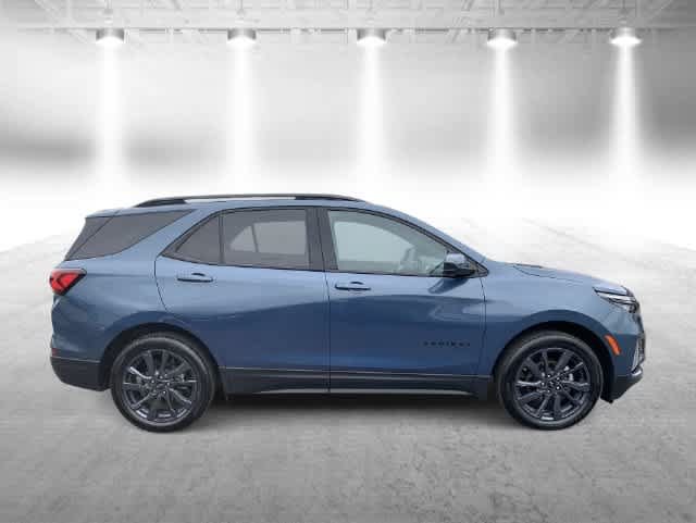 Used 2024 Chevrolet Equinox RS w/ LPO, Floor Liner Package FWD image 9