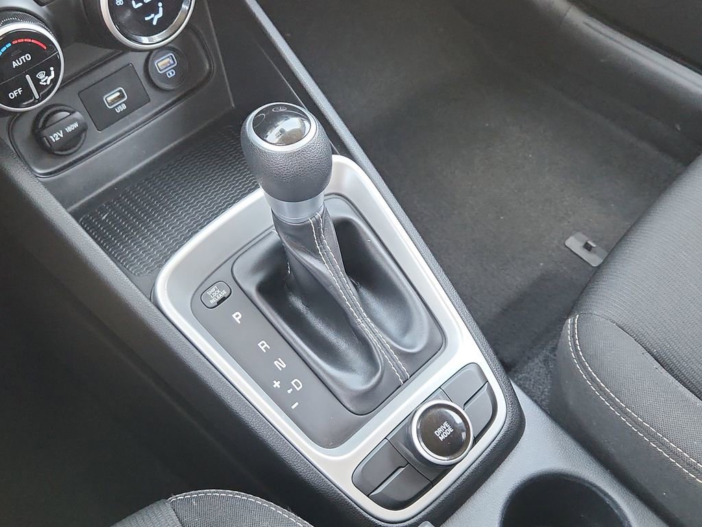 Used 2020 Hyundai Venue SEL FWD image 21