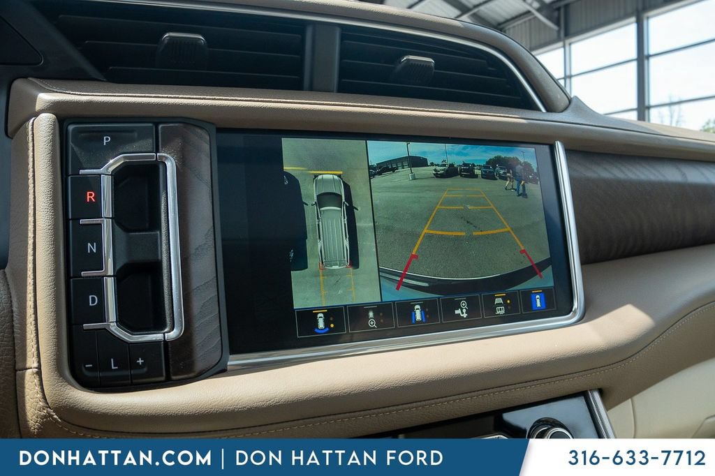 Used 2024 GMC Yukon XL Denali AWD/4WD image 8