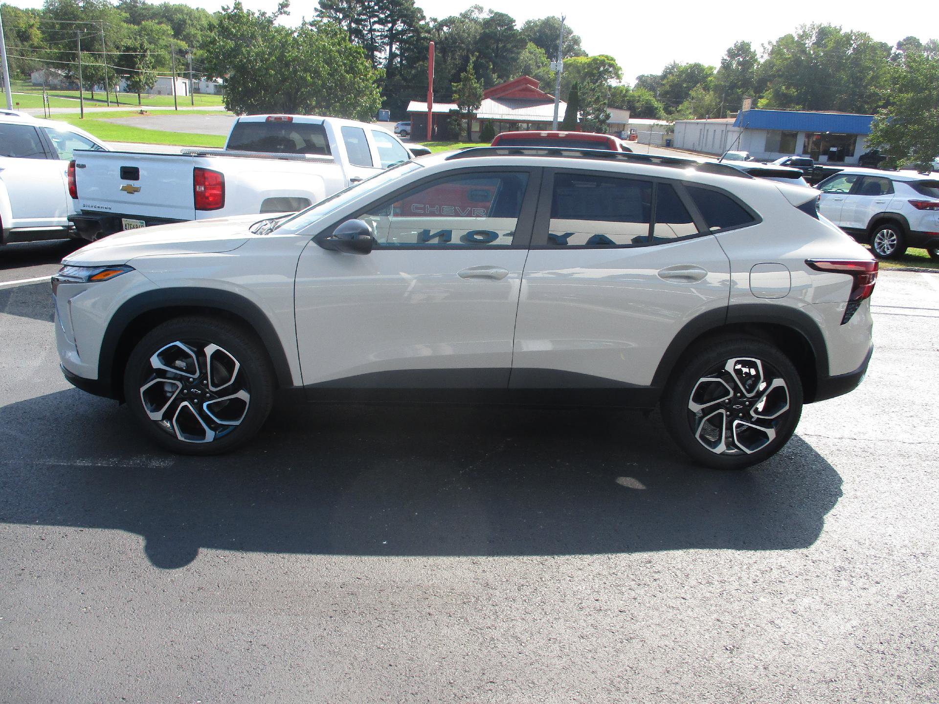 New 2026 Chevrolet Trax RS w/ Sunroof Package image 5