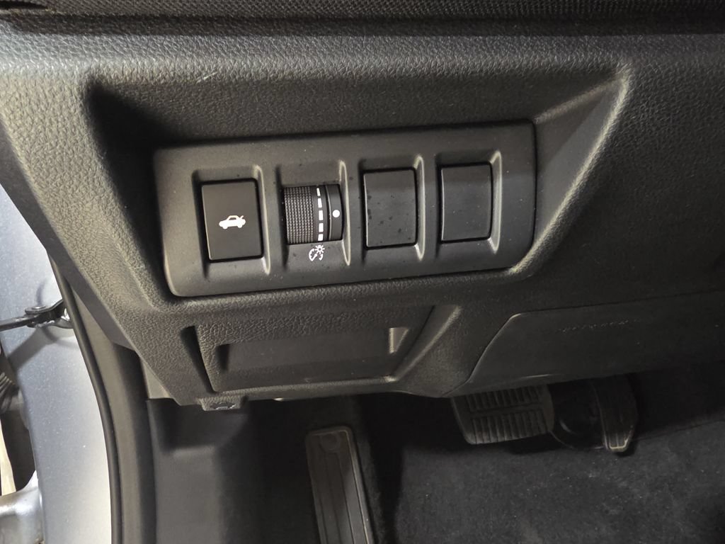 Used 2025 Subaru Legacy Premium AWD/4WD image 23