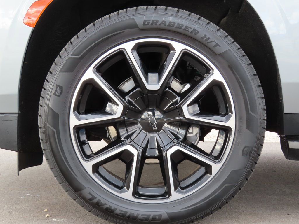 Certified 2023 Chevrolet Suburban RST w/ Luxury Package image 14