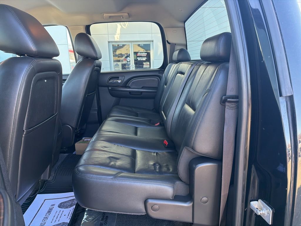 Used 2011 GMC Sierra 2500 Denali w/ Suspension Package, Off-Road image 10