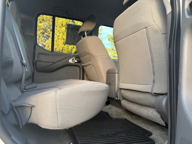 Used 2018 Nissan Frontier SV w/ Value Truck Package AWD/4WD image 18