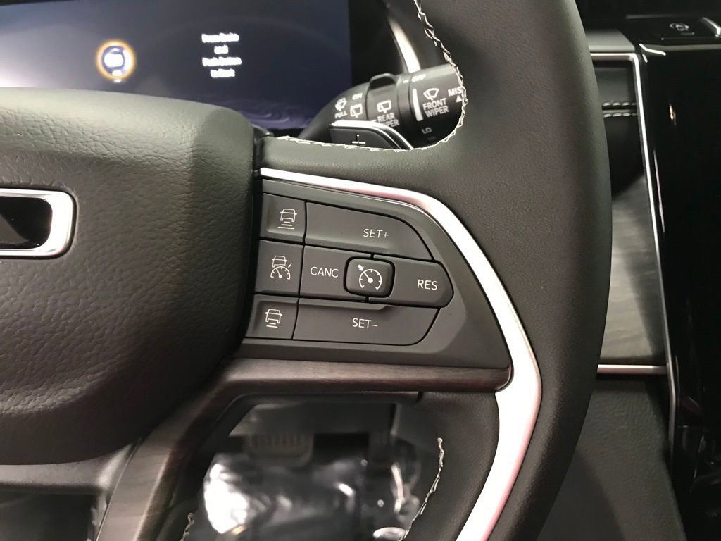 New 2025 Jeep Grand Cherokee L Limited image 16