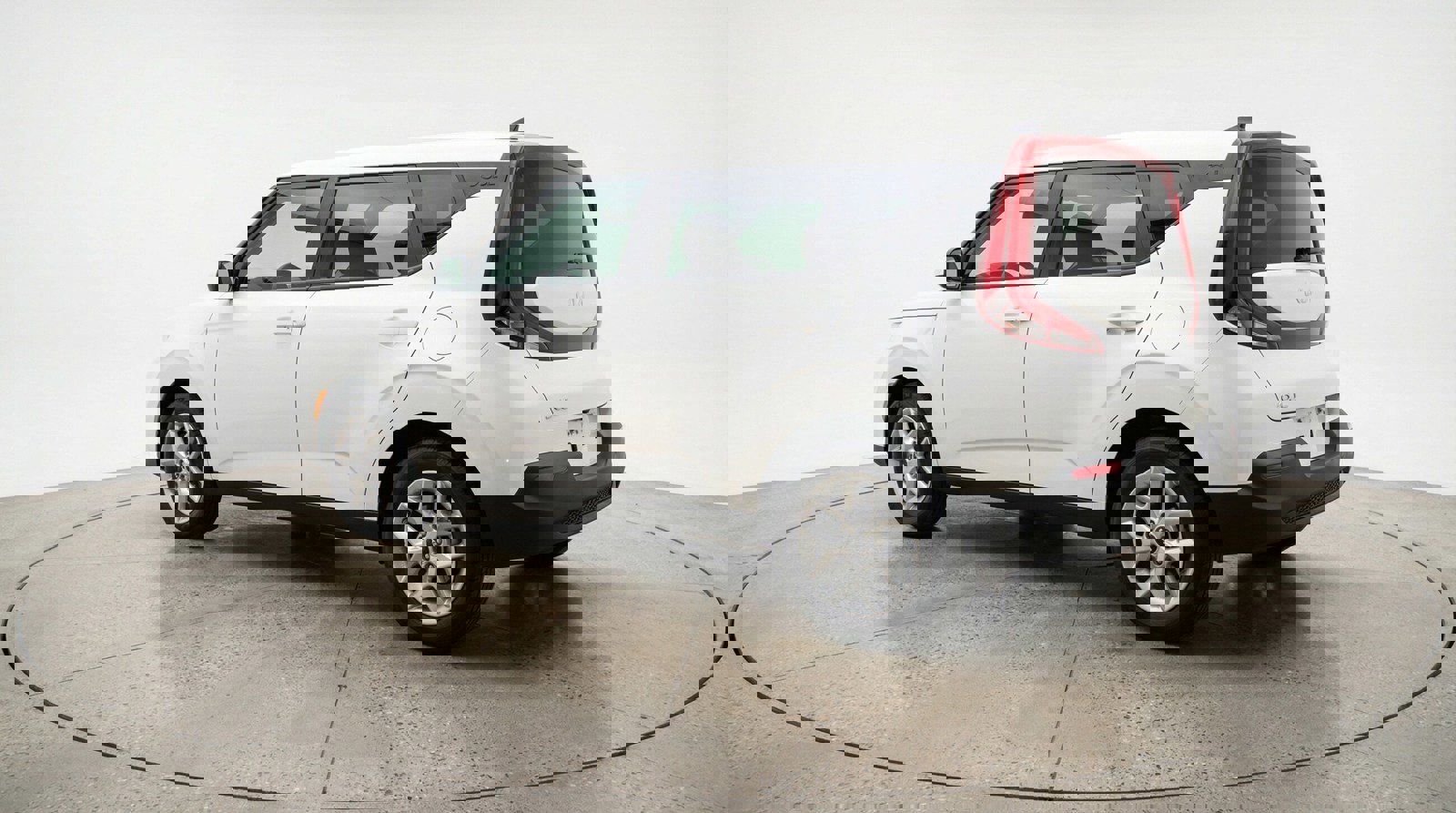 Used 2025 Kia Soul LX w/ LX Technology Package FWD image 5