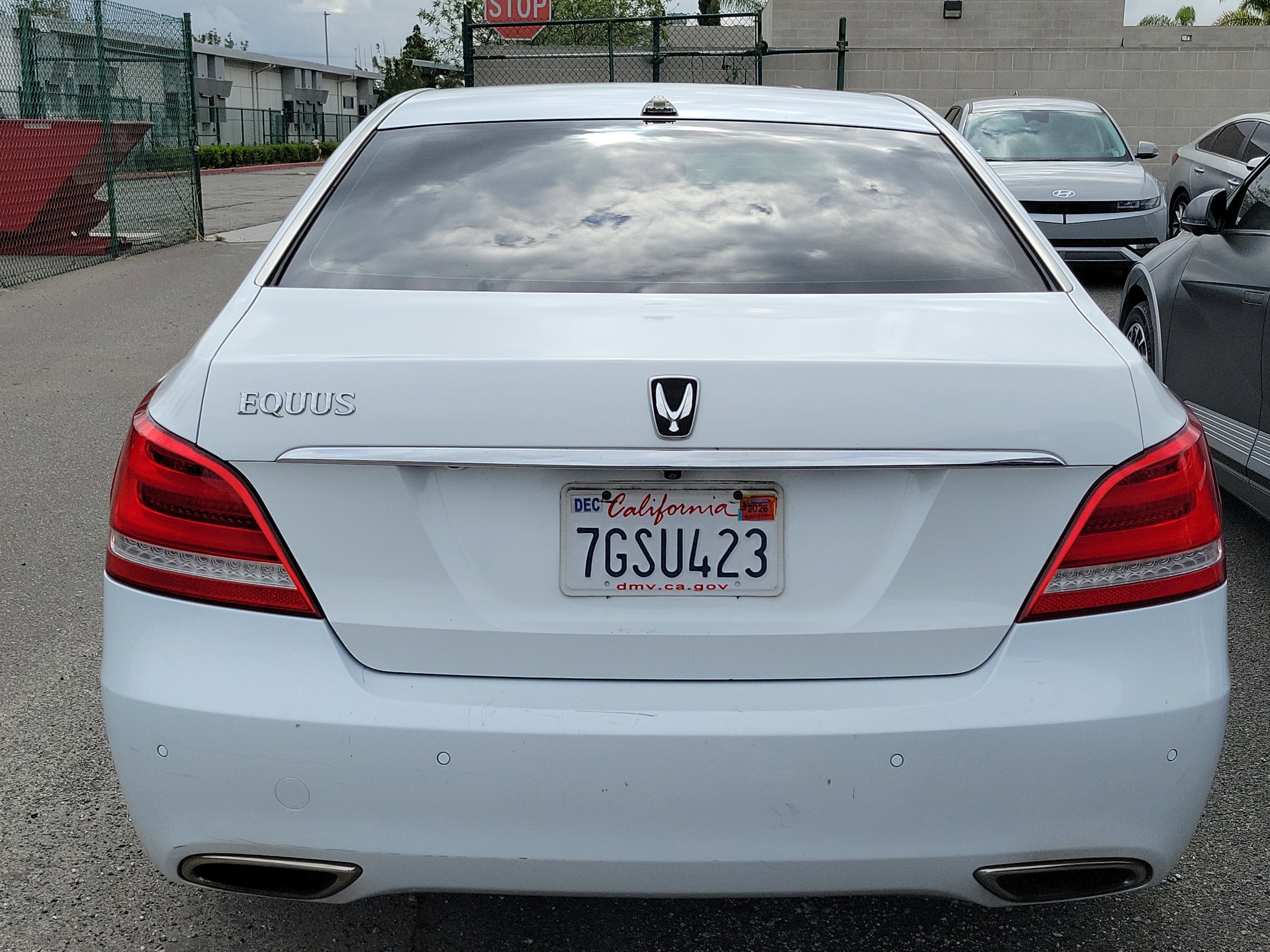 Used 2014 Hyundai Equus Signature RWD image 4