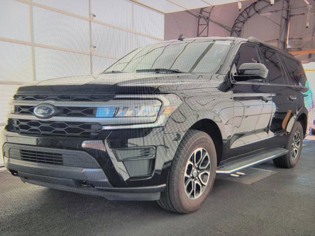 Used 2023 Ford Expedition Max XLT image 1