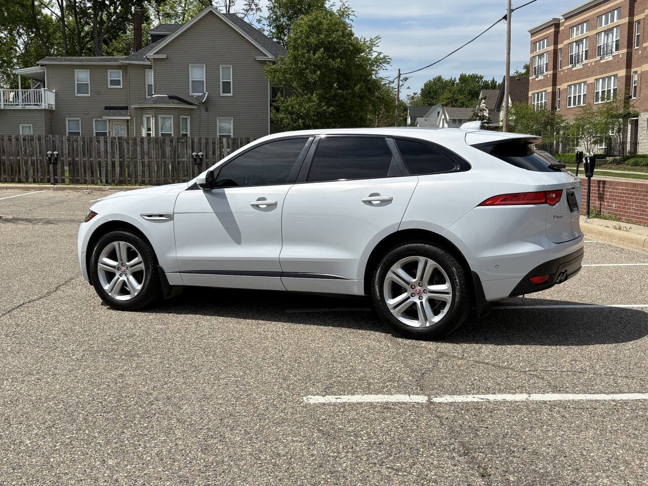 Used 2017 Jaguar F-PACE R-Sport AWD/4WD image 16