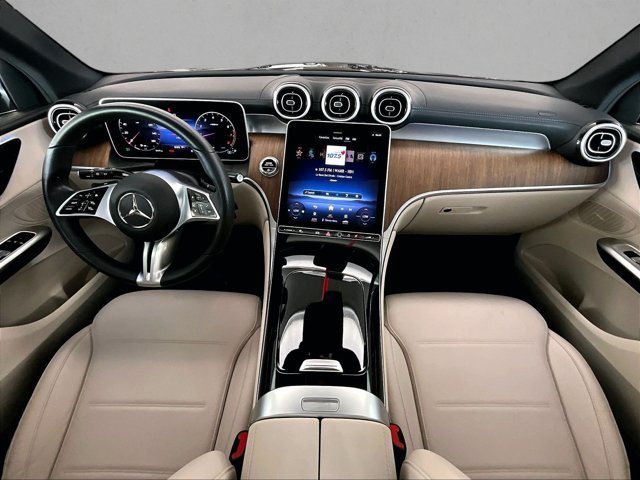 Used 2024 Mercedes-Benz GLC 300 image 16