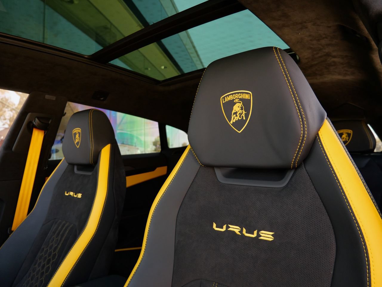 Used 2024 Lamborghini Urus S AWD/4WD image 19
