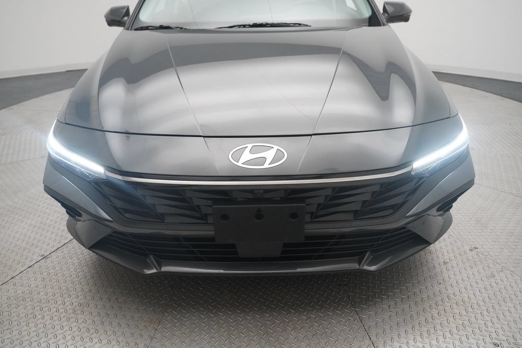 Used 2024 Hyundai Elantra Limited FWD image 21