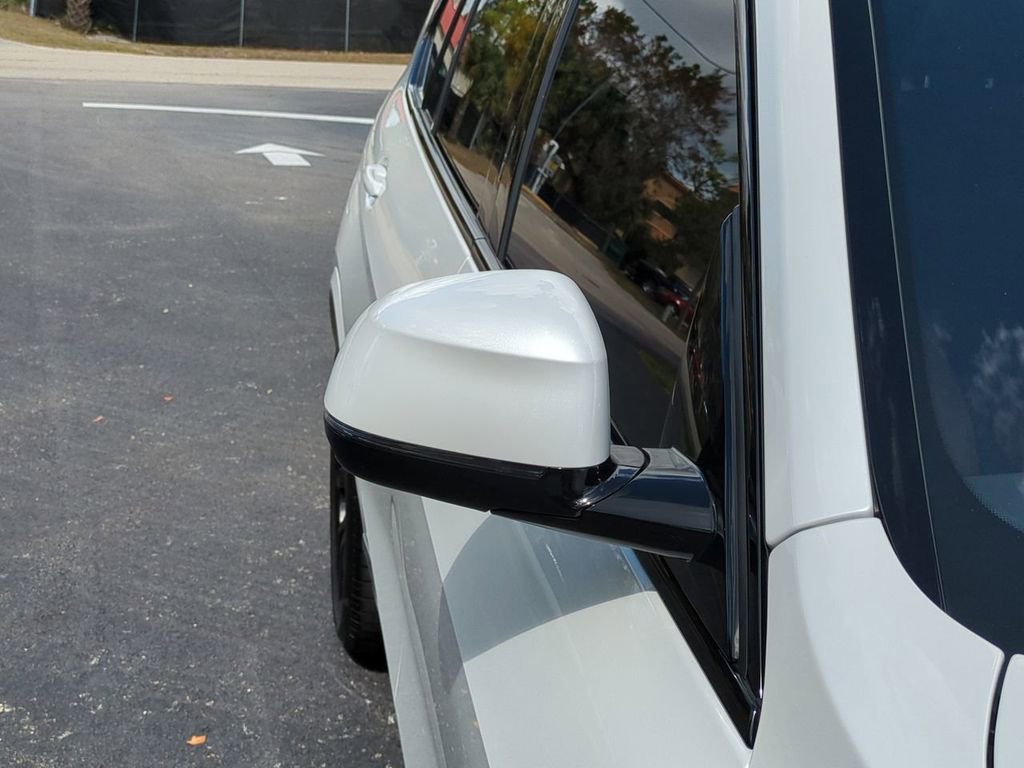 Used 2024 BMW X7 xDrive40i w/ Executive Package image 12