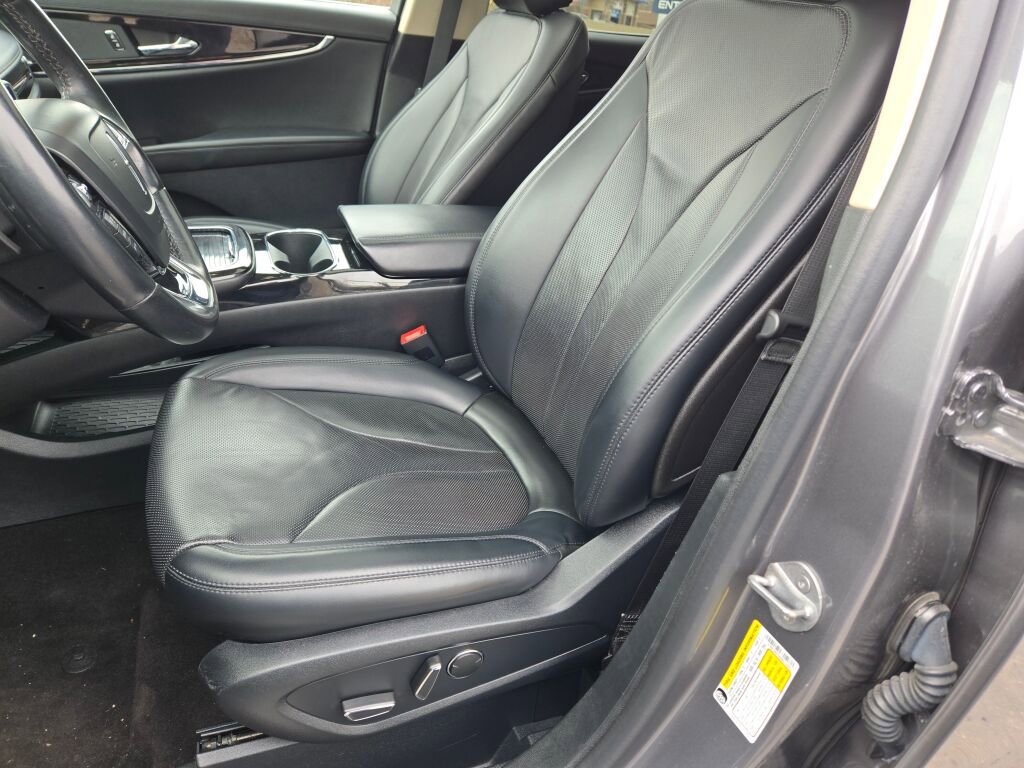 Used 2021 Lincoln Nautilus Reserve w/ Monochromatic Package image 30