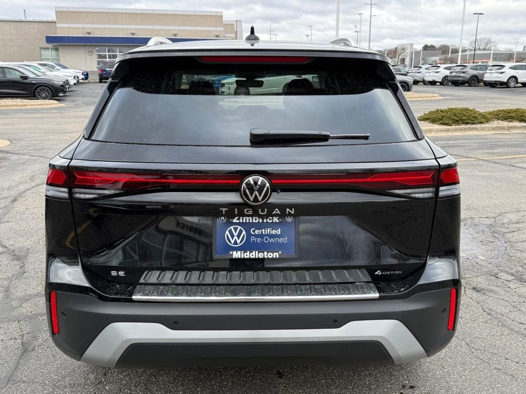 Certified 2025 Volkswagen Tiguan SE AWD/4WD image 4