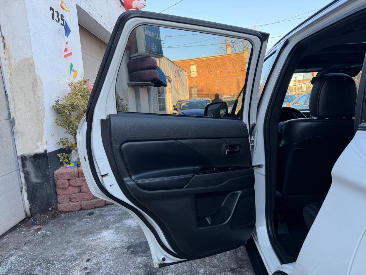 Used 2020 Mitsubishi Outlander LE FWD image 31