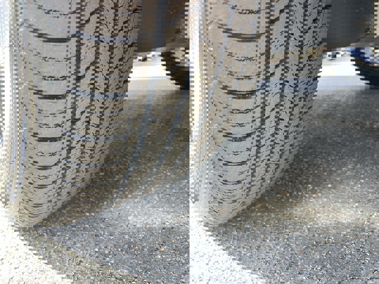 Used 2021 Chevrolet TrailBlazer RS w/ Sun and Liftgate Package image 12