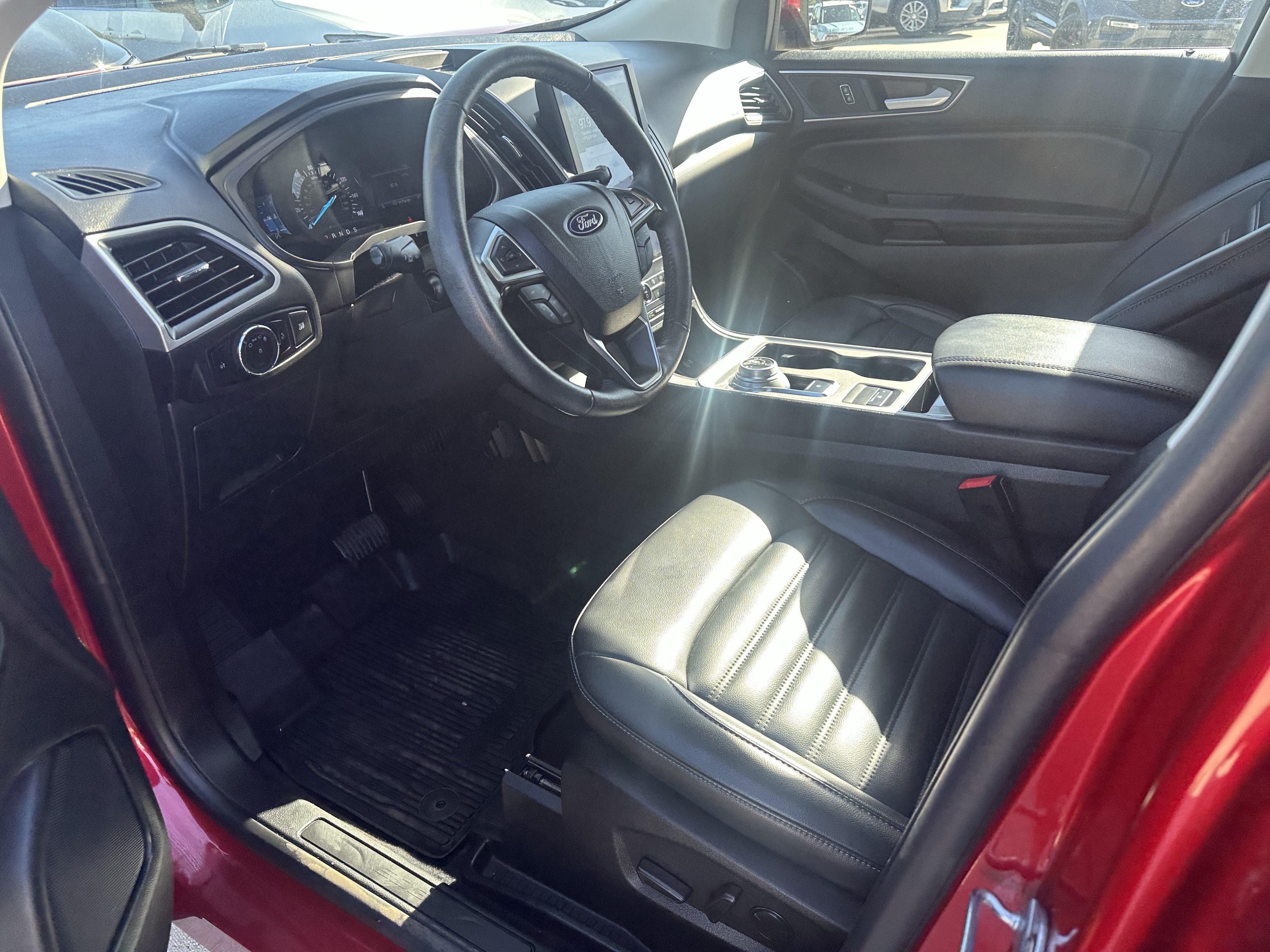 Used 2024 Ford Edge SEL AWD/4WD image 15