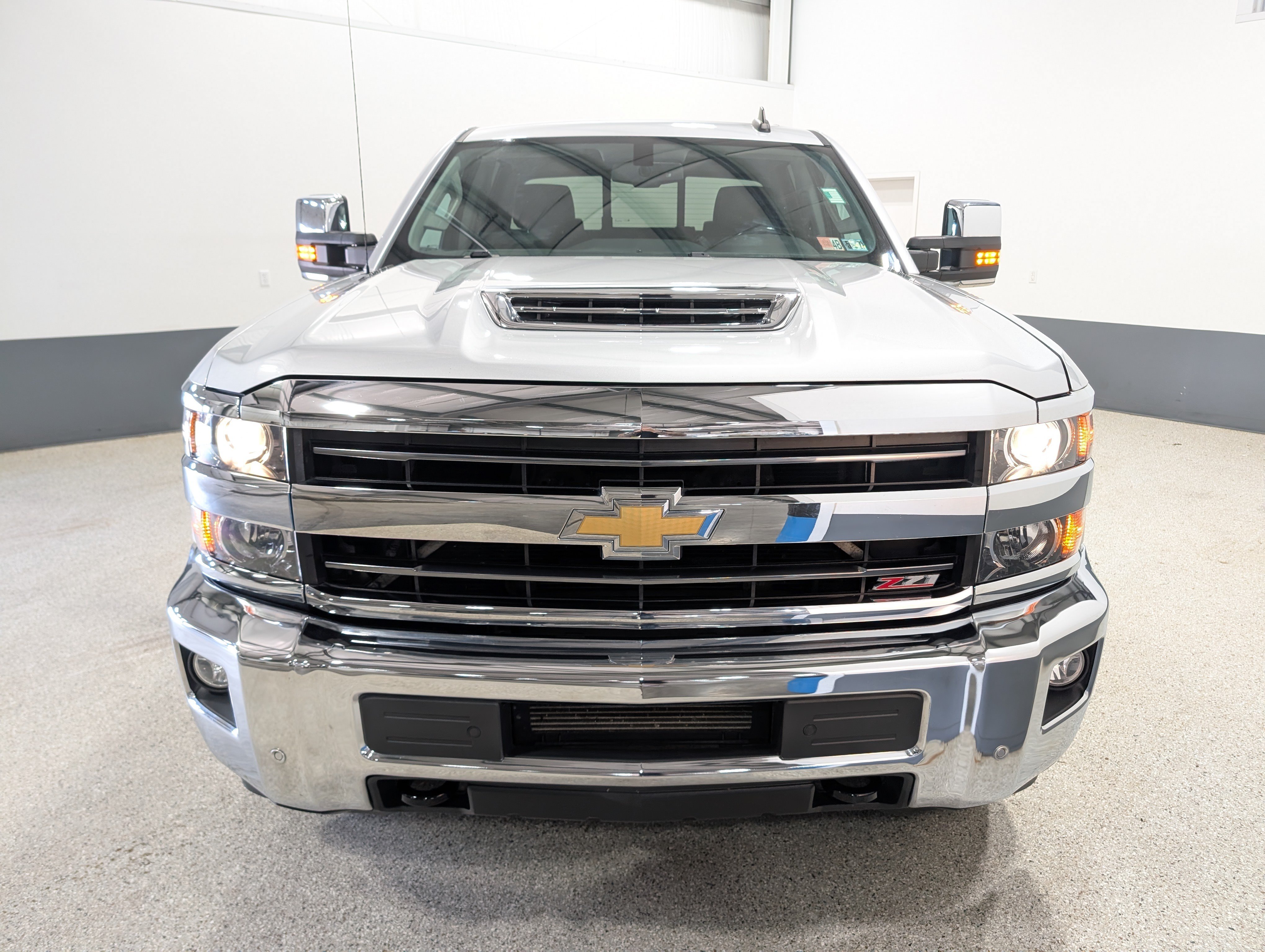 Used 2019 Chevrolet Silverado 3500 LTZ w/ Duramax Plus Package AWD/4WD image 8