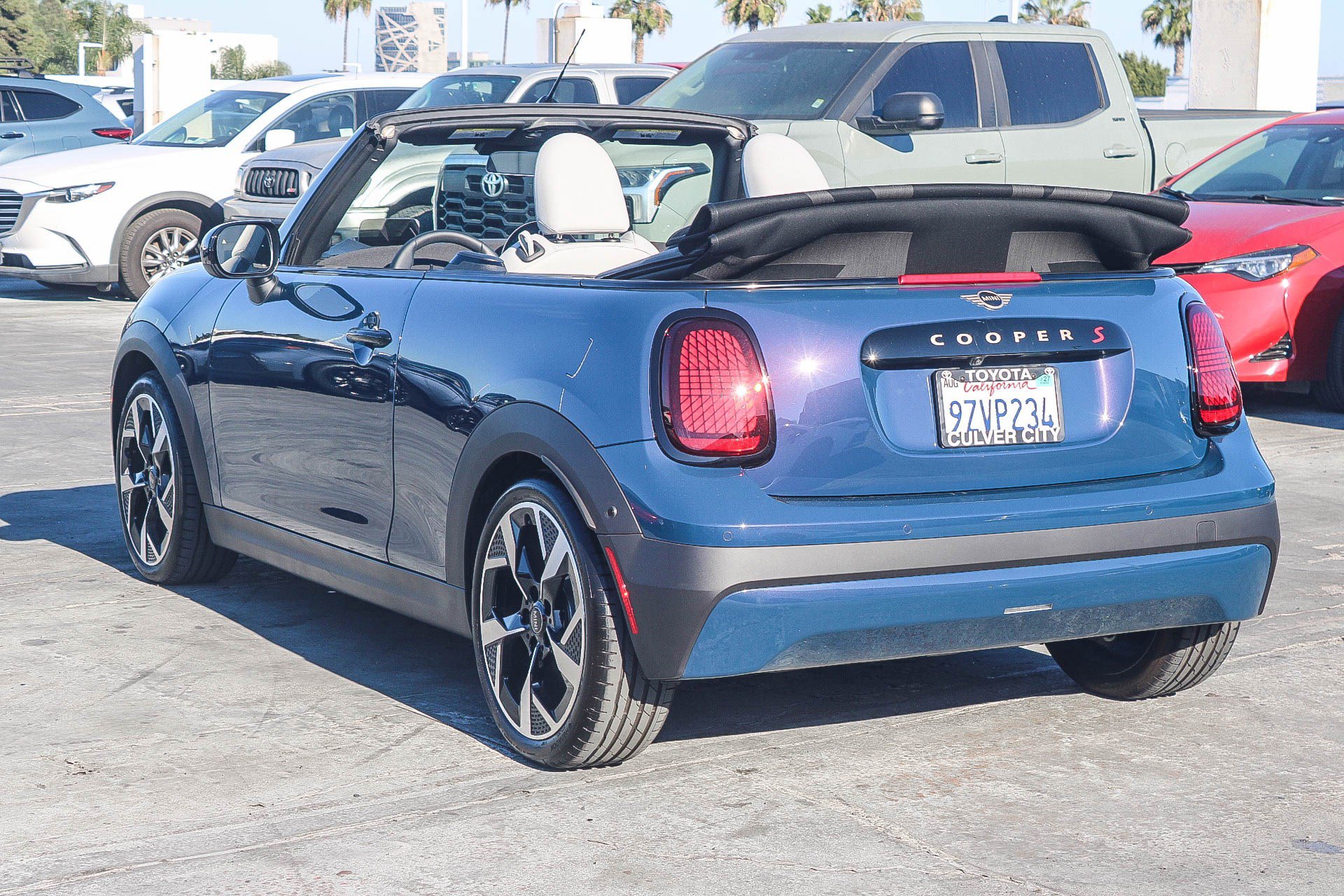 Used 2025 MINI Cooper S FWD image 17