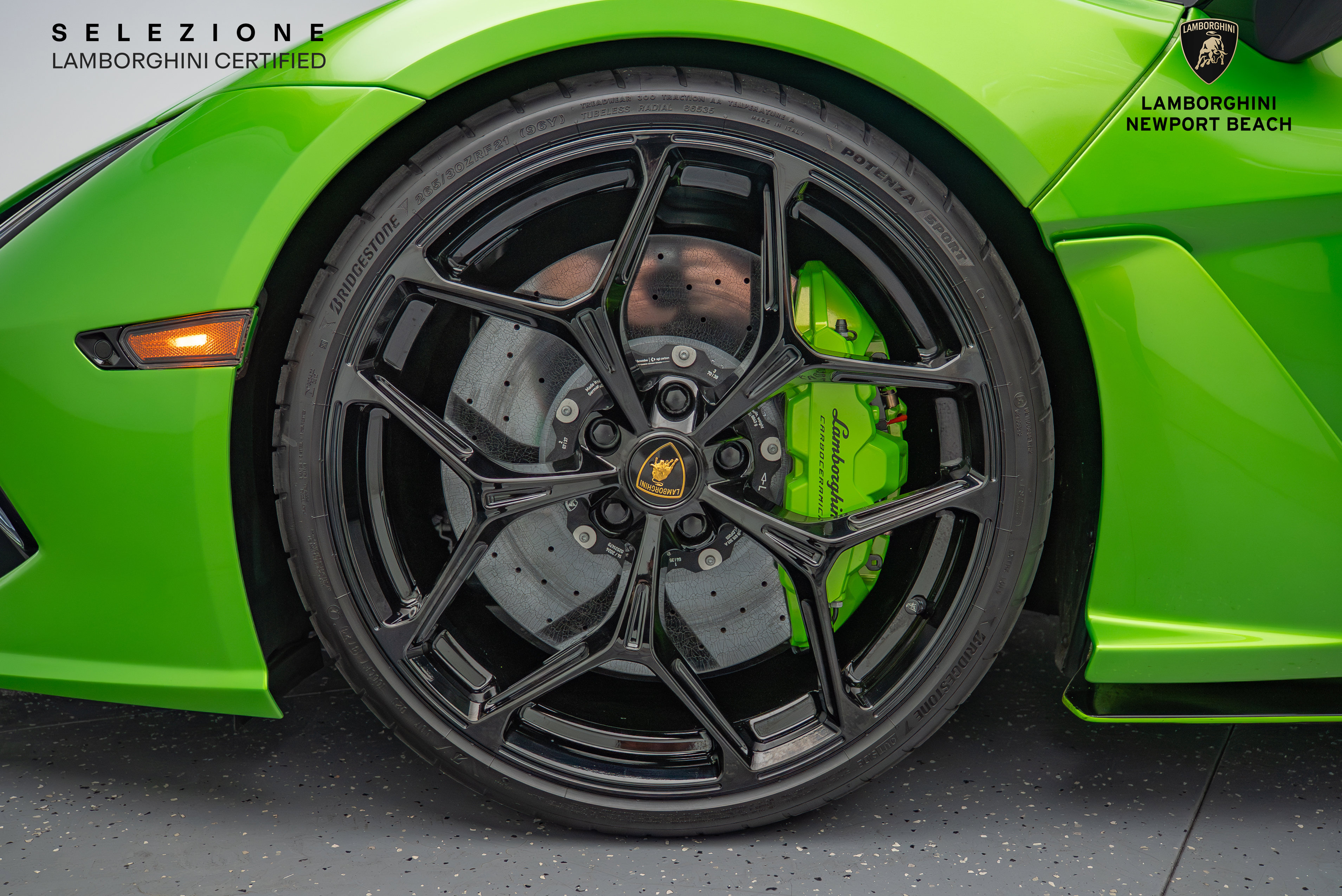 Used 2024 Lamborghini Revuelto AWD/4WD image 40