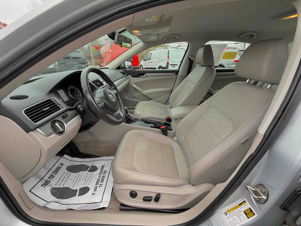 Used 2015 Volkswagen Passat 1.8T Limited Edition image 13