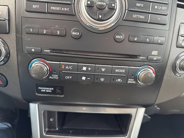 Used 2011 Nissan Pathfinder SV image 19