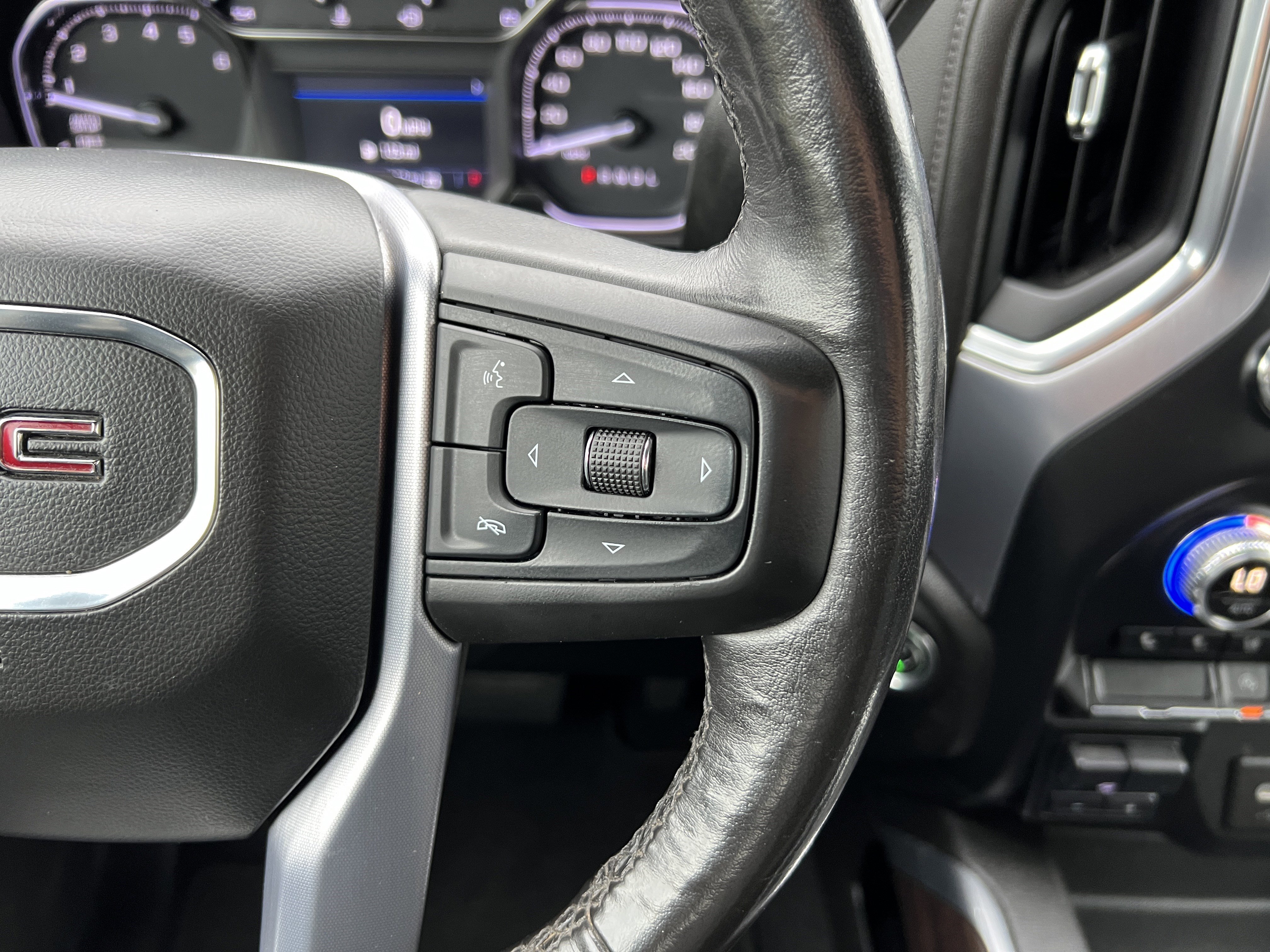 Used 2020 GMC Sierra 1500 SLT w/ SLT Premium Package AWD/4WD image 28