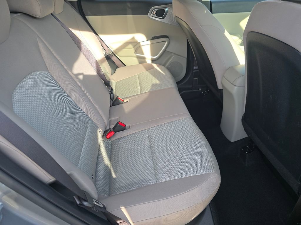 Used 2023 Kia Soul LX w/ LX Technology Package image 17