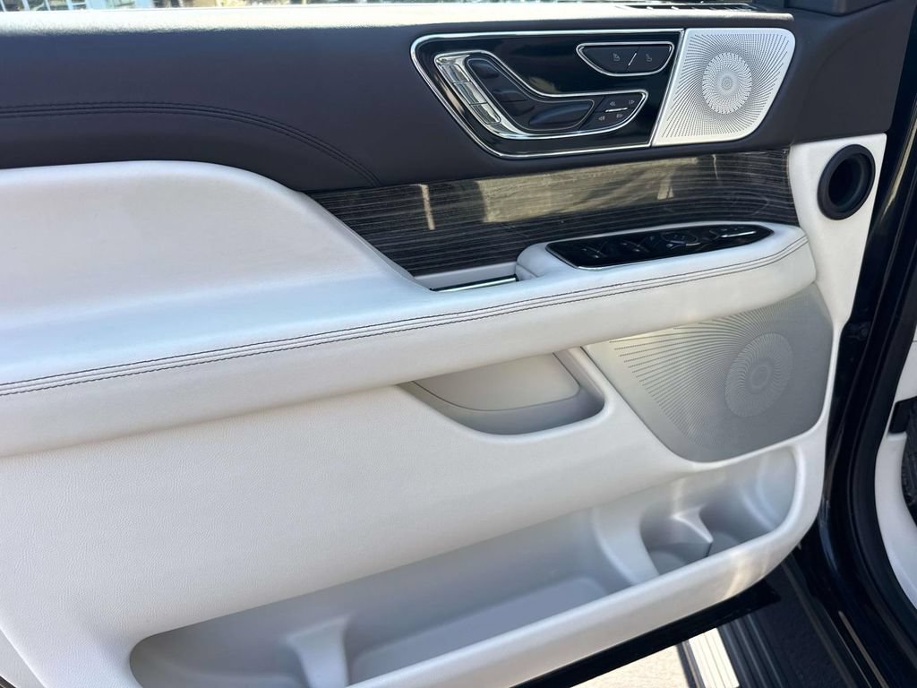 Certified 2022 Lincoln Navigator Black Label AWD/4WD image 21