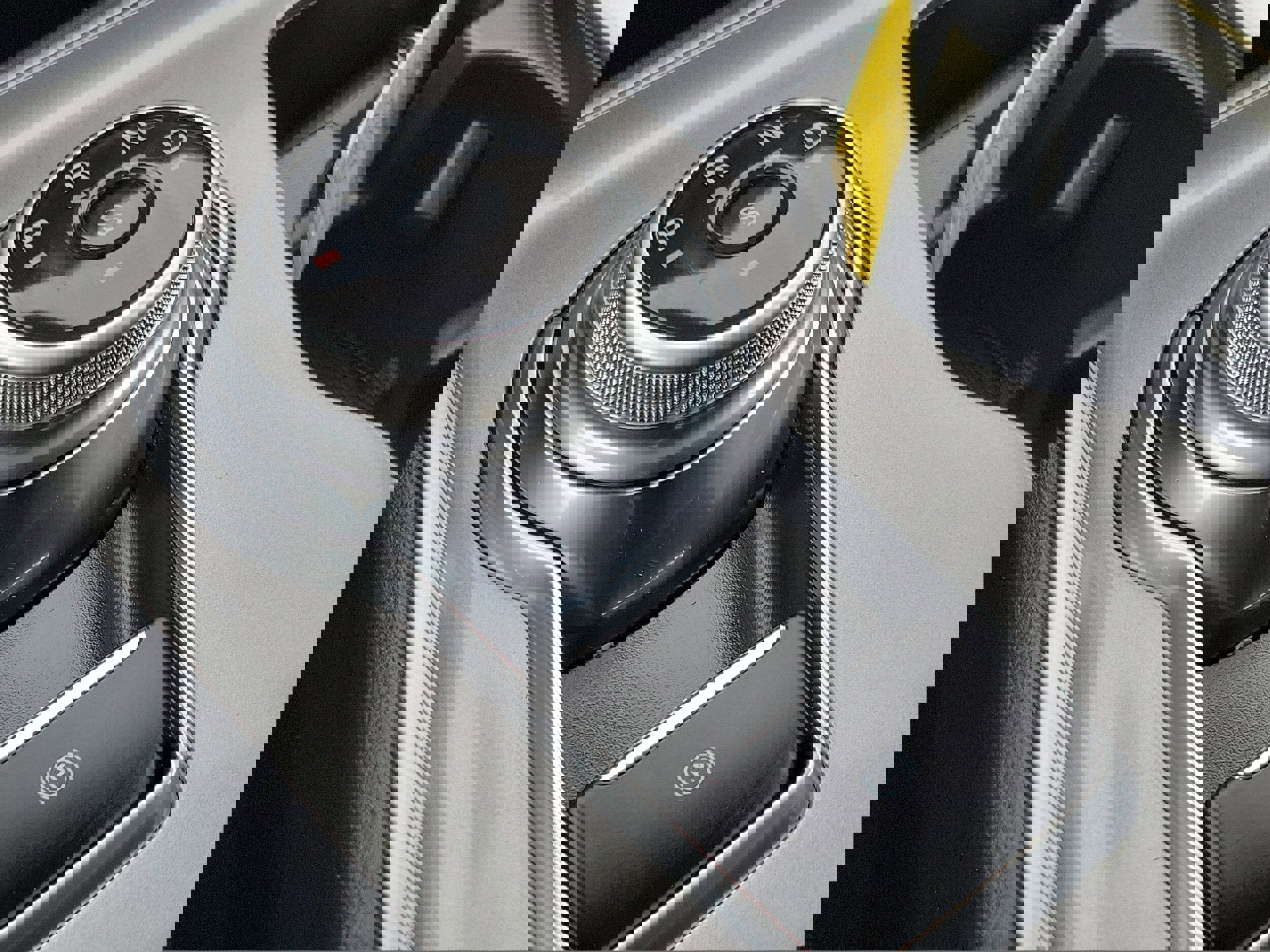 Used 2024 Ford Edge SEL w/ Convenience Package image 32