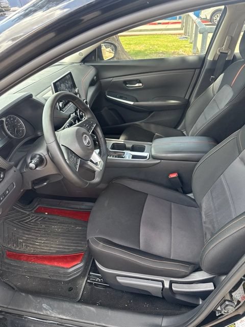 Used 2025 Nissan Sentra SR w/ Midnight Edition FWD image 2