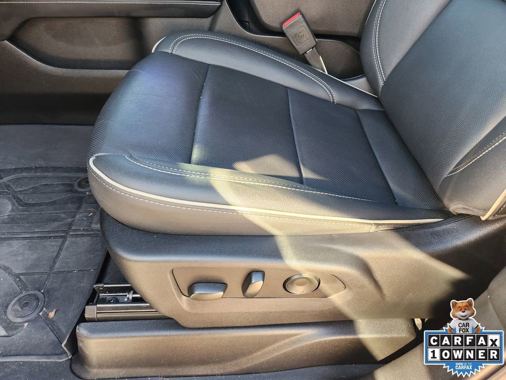 Used 2024 Chevrolet Tahoe Premier w/ Premium Package image 30