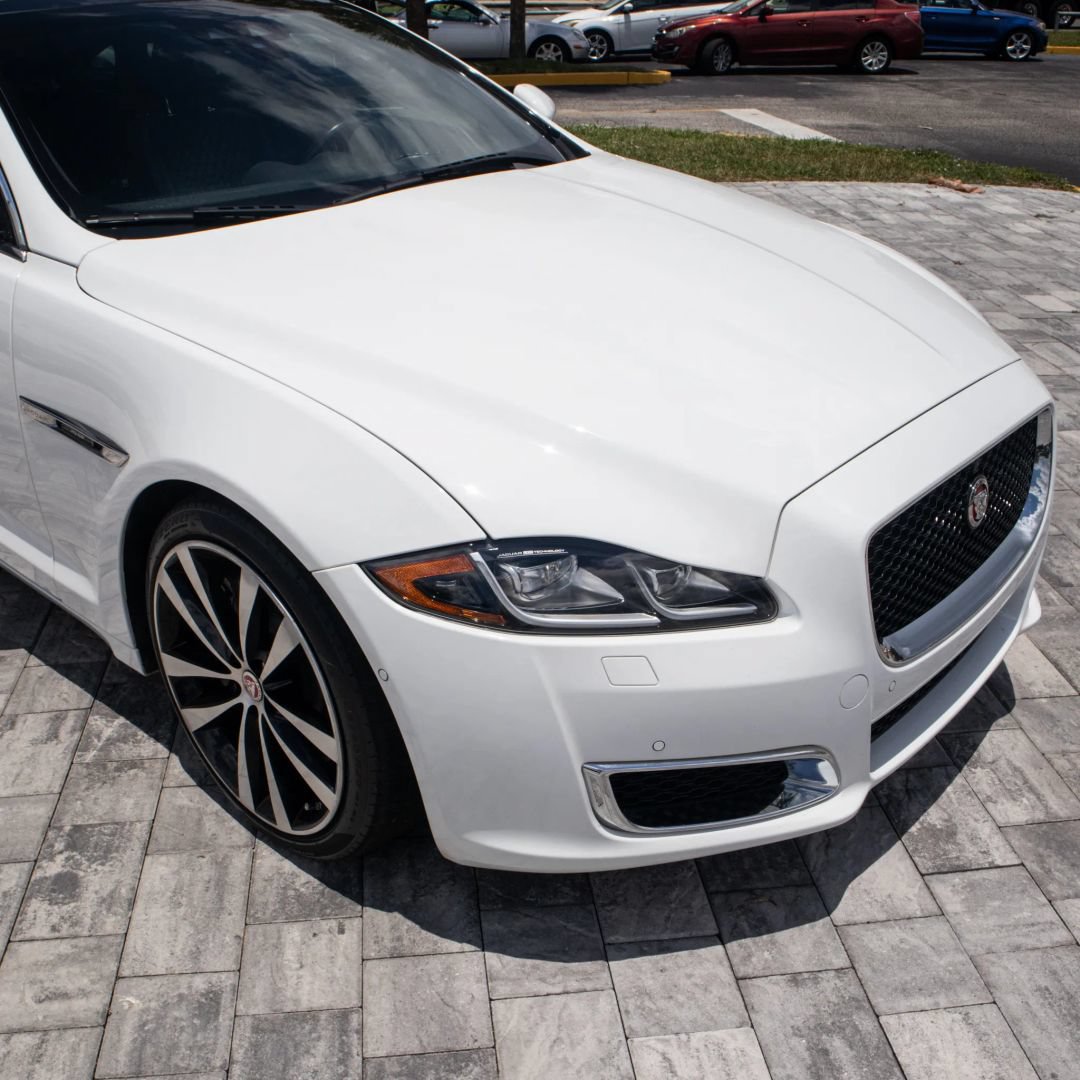 Used 2019 Jaguar XJ L Portfolio RWD image 13