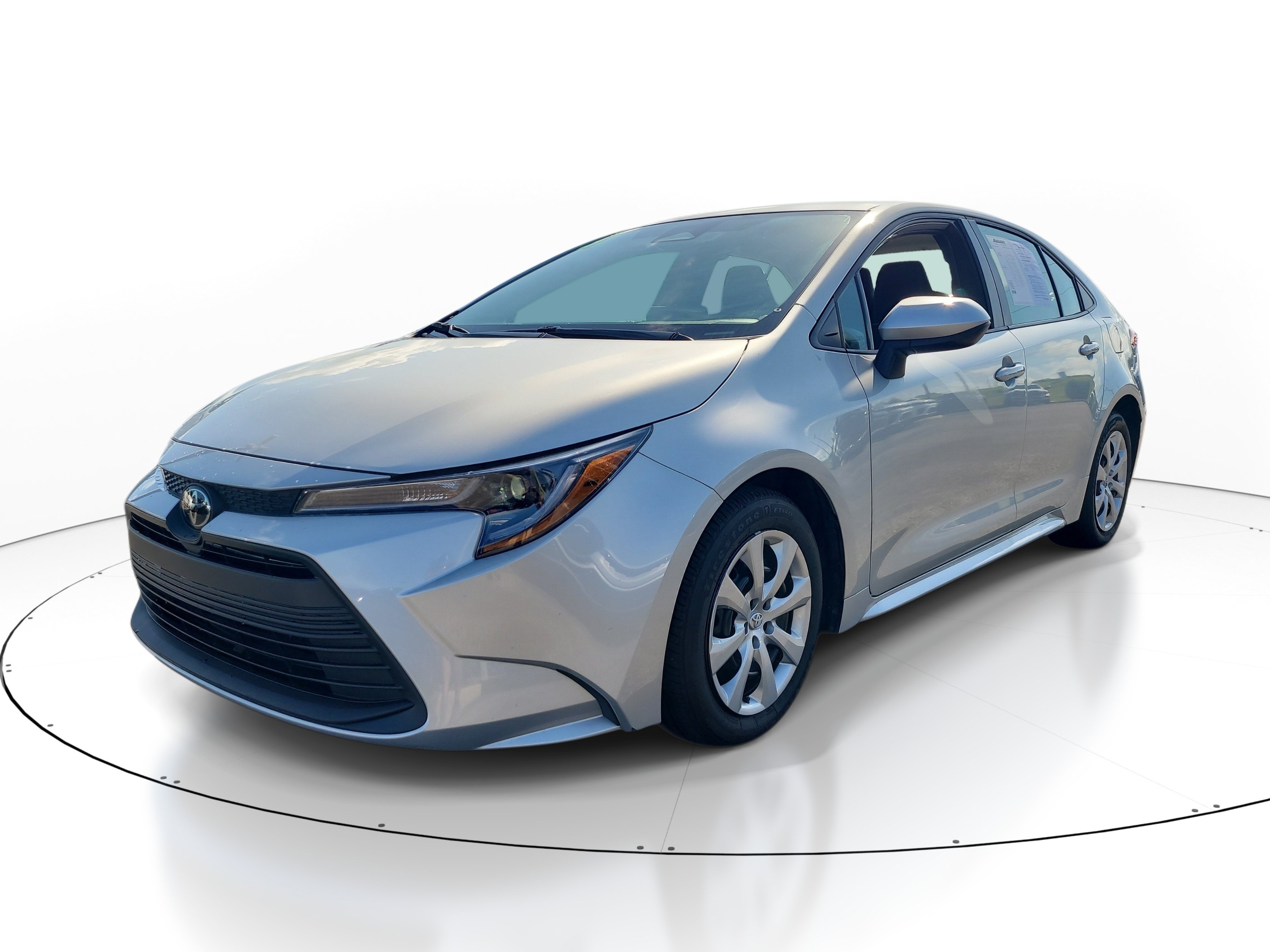Used 2025 Toyota Corolla LE FWD image 3