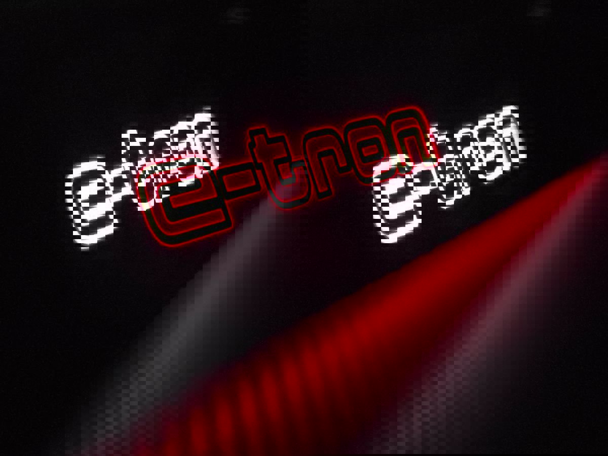 Used 2022 Audi RS e-tron GT w/ Carbon Performance Package image 28