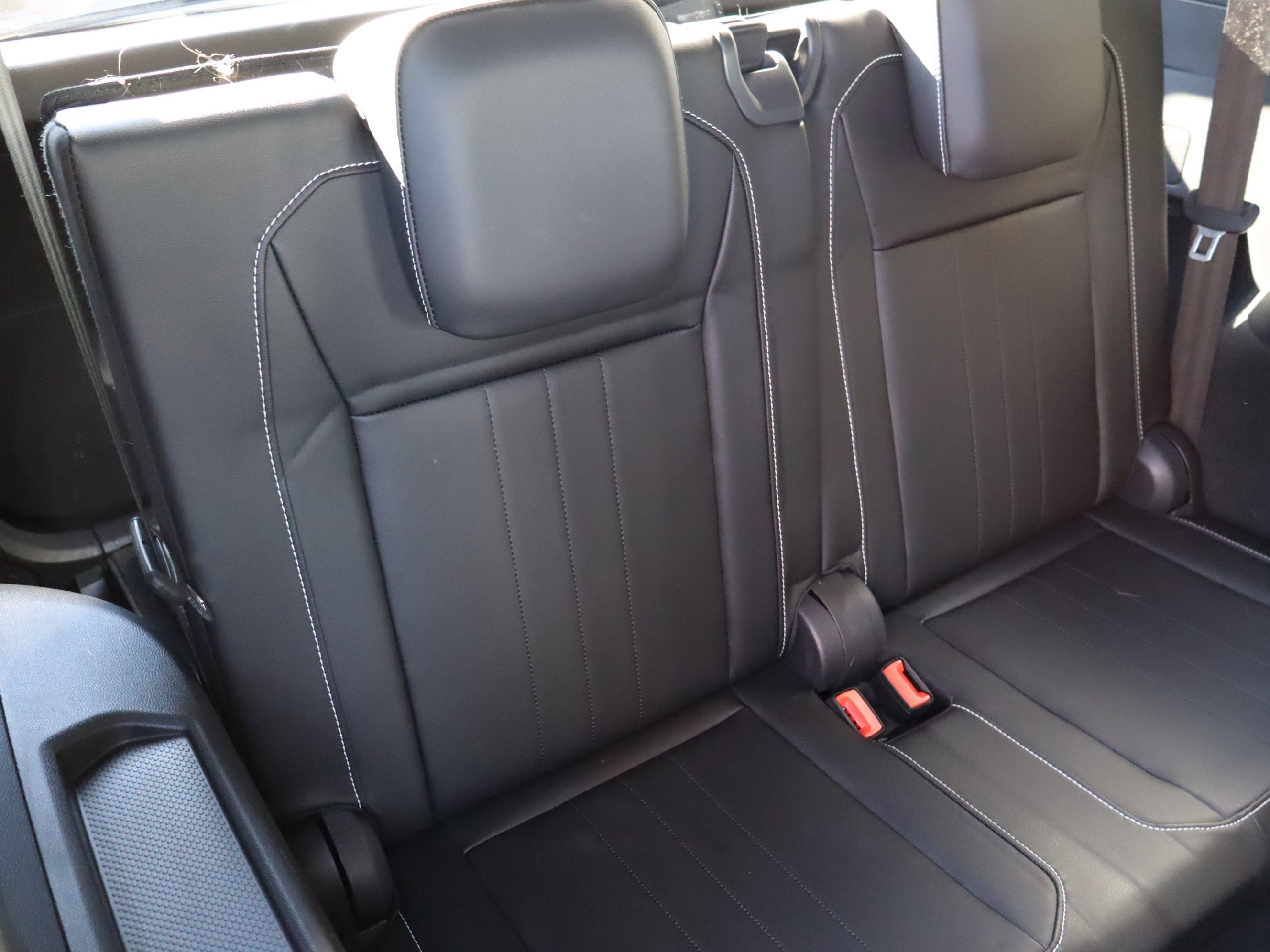 Used 2023 Volkswagen Tiguan SE R-Line image 36