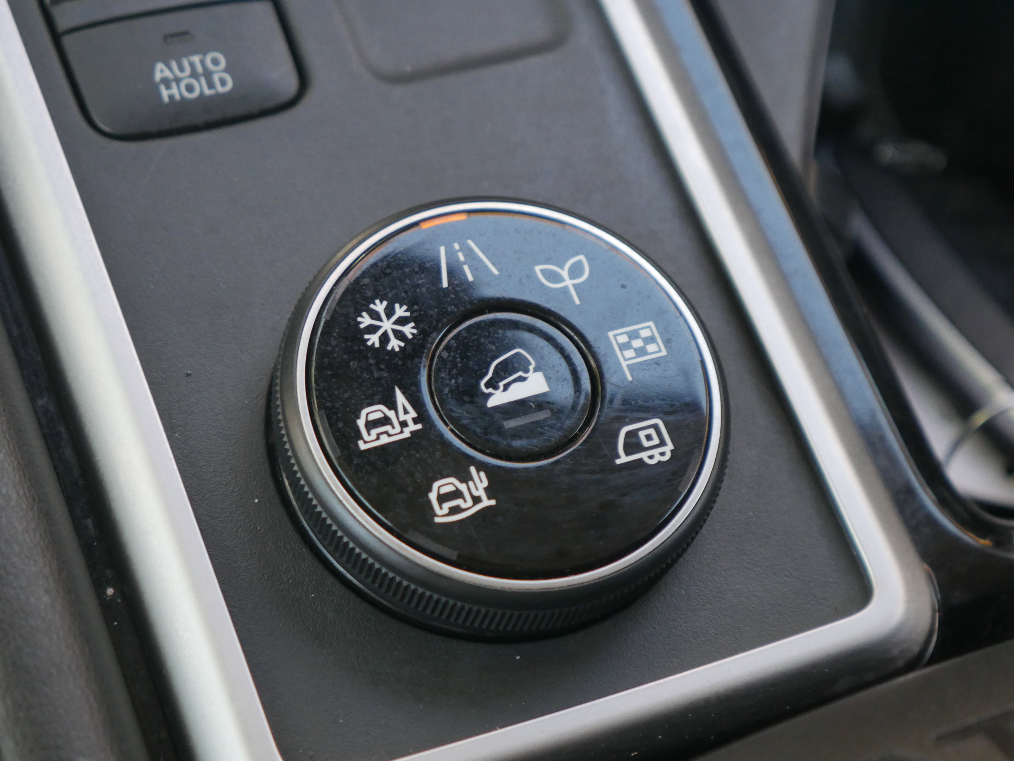 Certified 2024 Nissan Pathfinder SV image 13