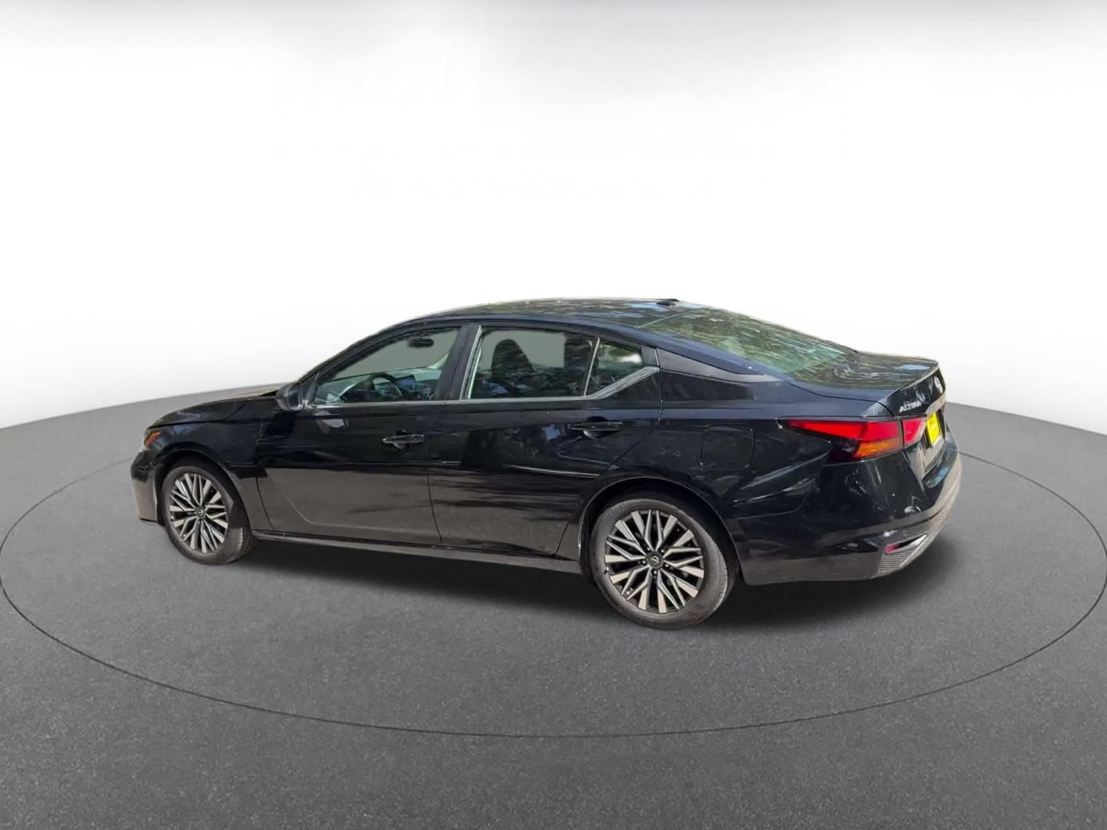 Used 2026 Nissan Altima 2.5 SV FWD image 9